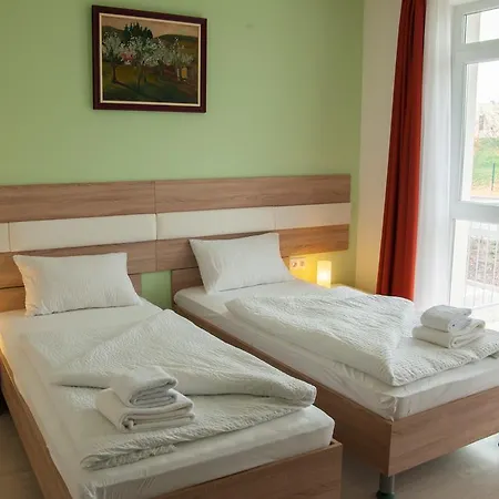 Pallone فندق بالاتونفوريد